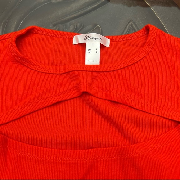 ➕Revamped Sleeveless Orange Top with chest cut-out Large - Picture 2 of 4